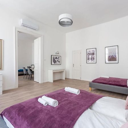 Exclusive Downtown Apartment In The Heart Of 부다페스트 외부 사진