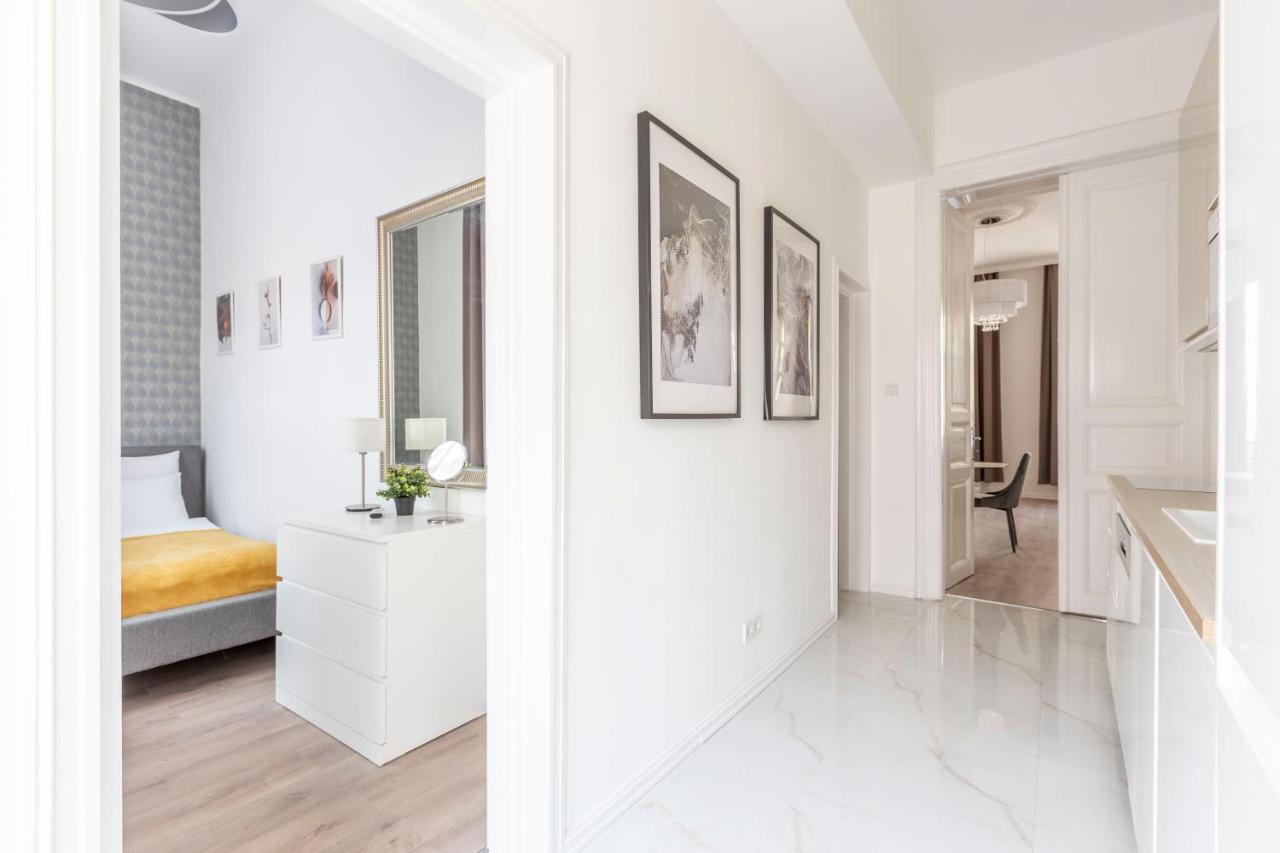 Exclusive Downtown Apartment In The Heart Of 부다페스트 외부 사진