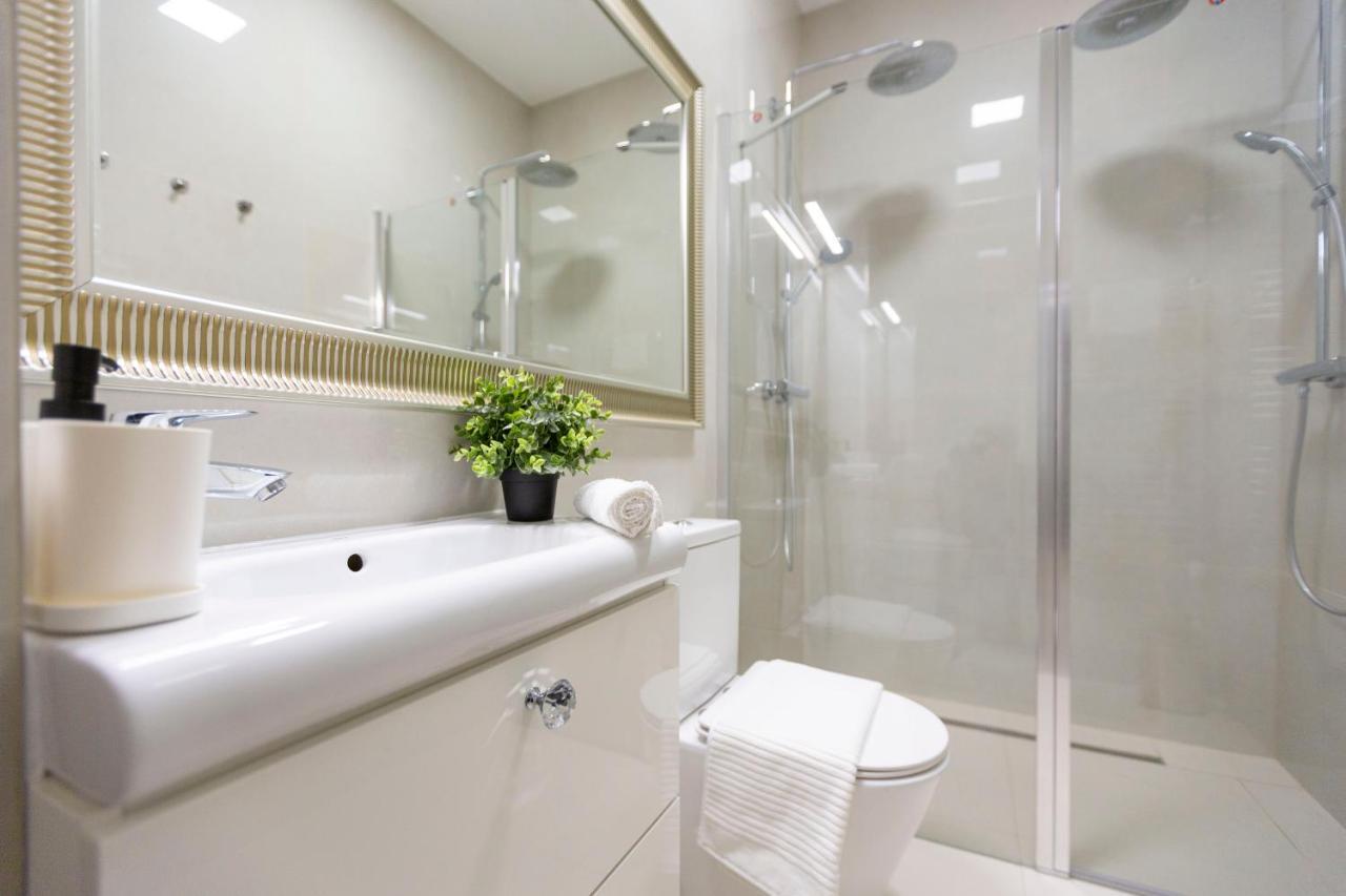 Exclusive Downtown Apartment In The Heart Of 부다페스트 외부 사진