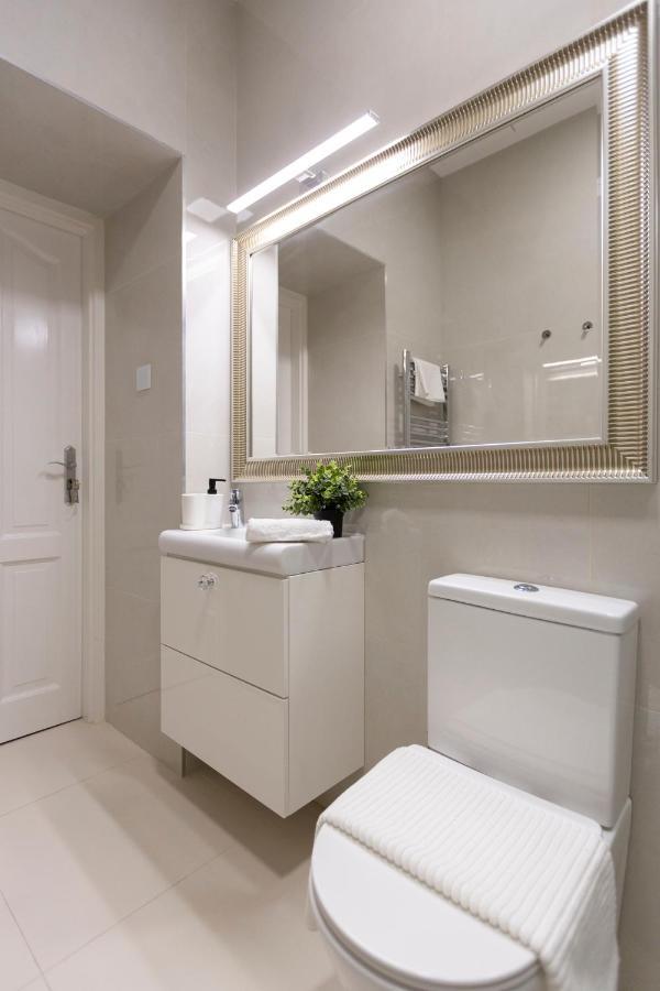 Exclusive Downtown Apartment In The Heart Of 부다페스트 외부 사진